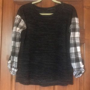 Crown & Ivy Black Sweater with Plaid Sleeves